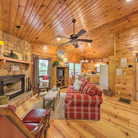 Peaceful Blue Ridge Cabin With Decks And Fire Pit Exteriér fotografie