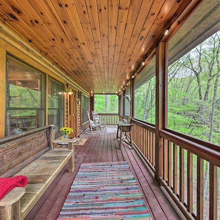 Peaceful Blue Ridge Cabin With Decks And Fire Pit Exteriér fotografie