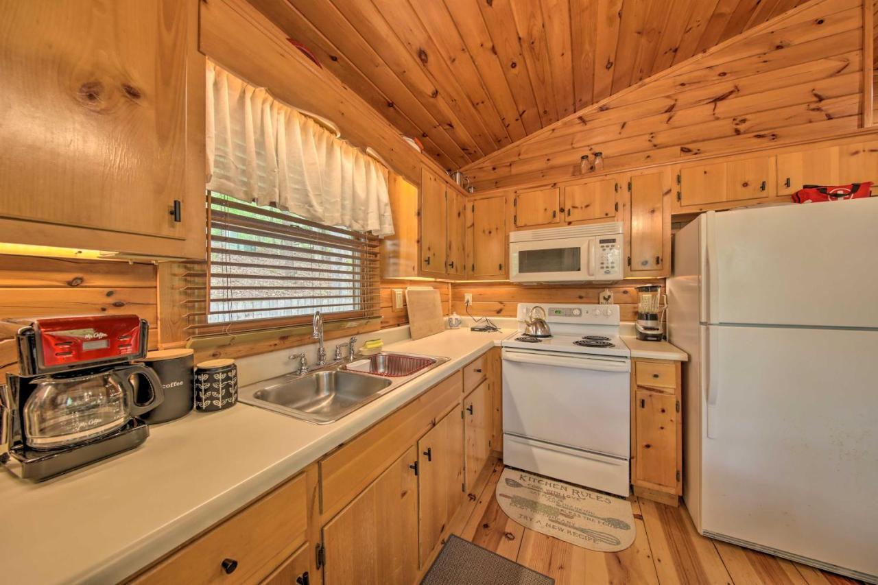 Peaceful Blue Ridge Cabin With Decks And Fire Pit Exteriér fotografie