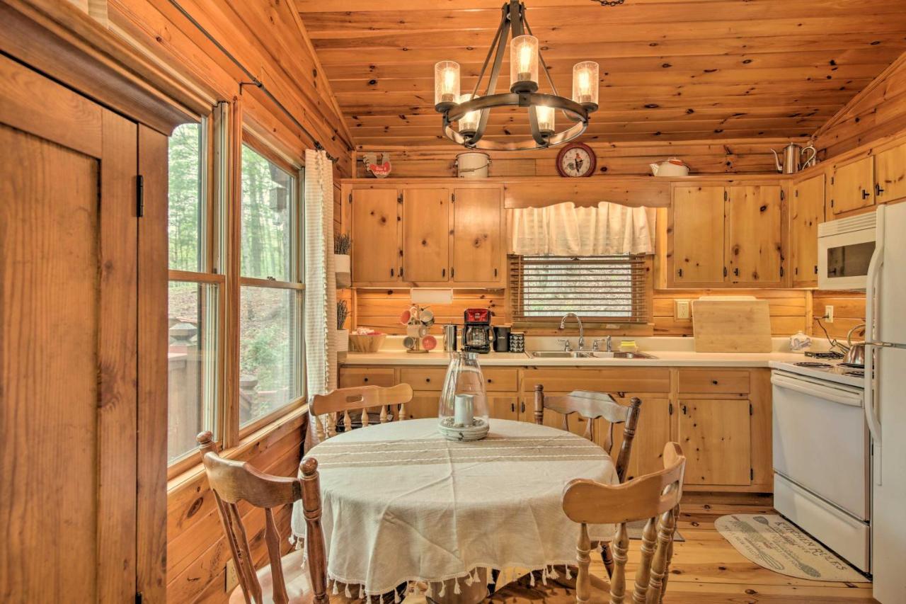 Peaceful Blue Ridge Cabin With Decks And Fire Pit Exteriér fotografie