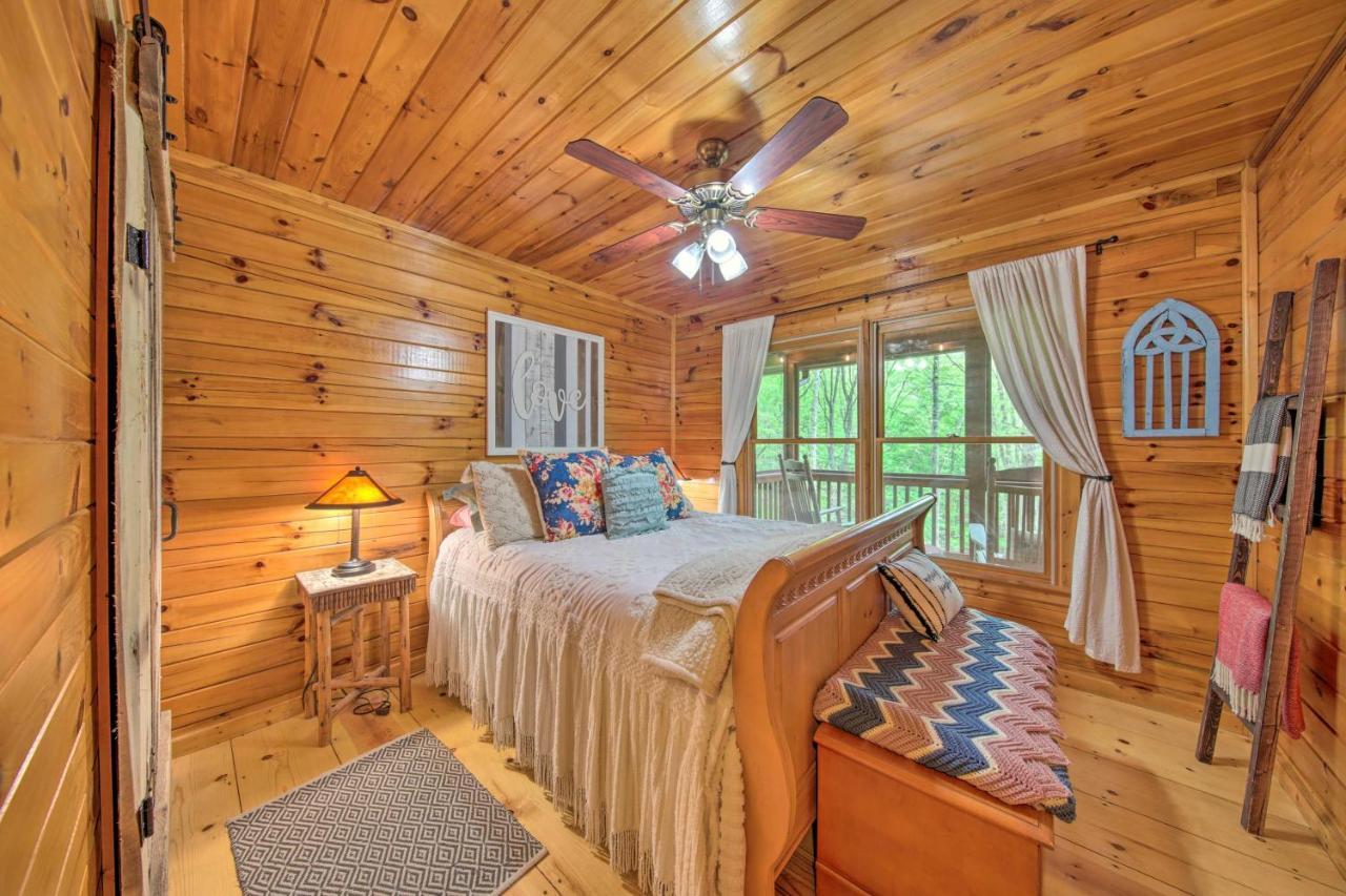 Peaceful Blue Ridge Cabin With Decks And Fire Pit Exteriér fotografie