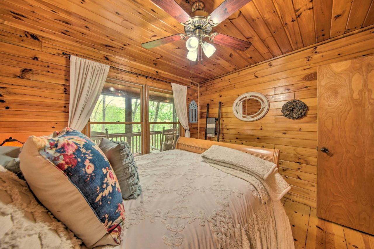 Peaceful Blue Ridge Cabin With Decks And Fire Pit Exteriér fotografie