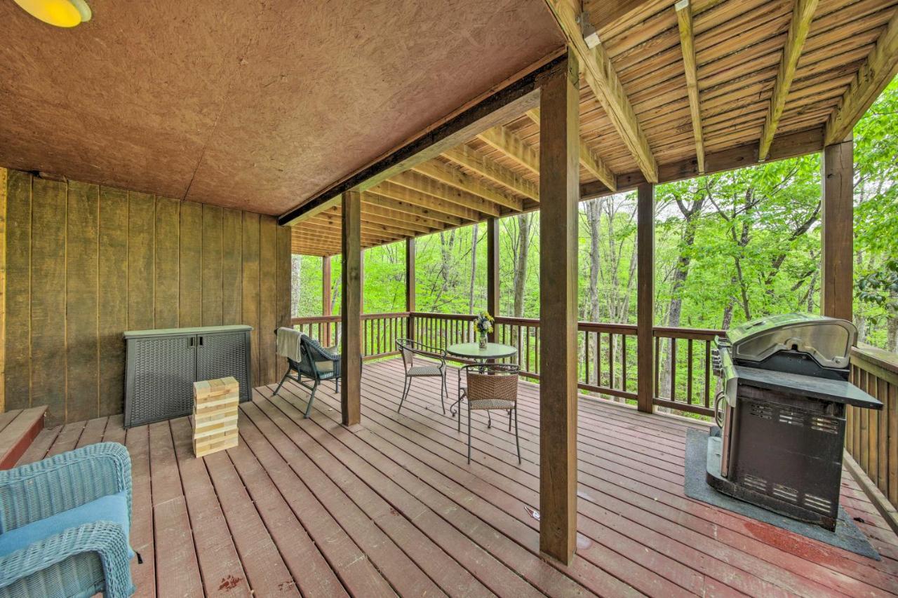 Peaceful Blue Ridge Cabin With Decks And Fire Pit Exteriér fotografie
